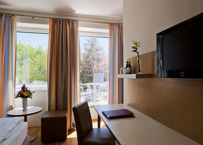Hotel Arte Stadthalle 4*